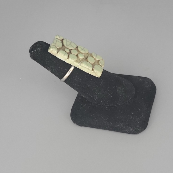 Green Lego Like Unique Ring and Green Silicone Bracelet Set - Picture 8 of 10